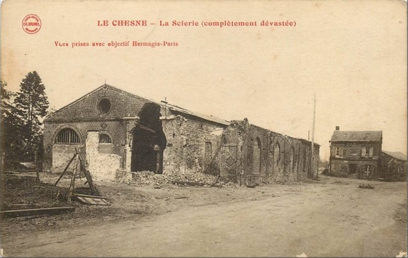 Le Chesne, vue sur la scierie où furent exploités des prisonniers italiens │ signée le 26.11, année non précisée │ col. pdgit1918