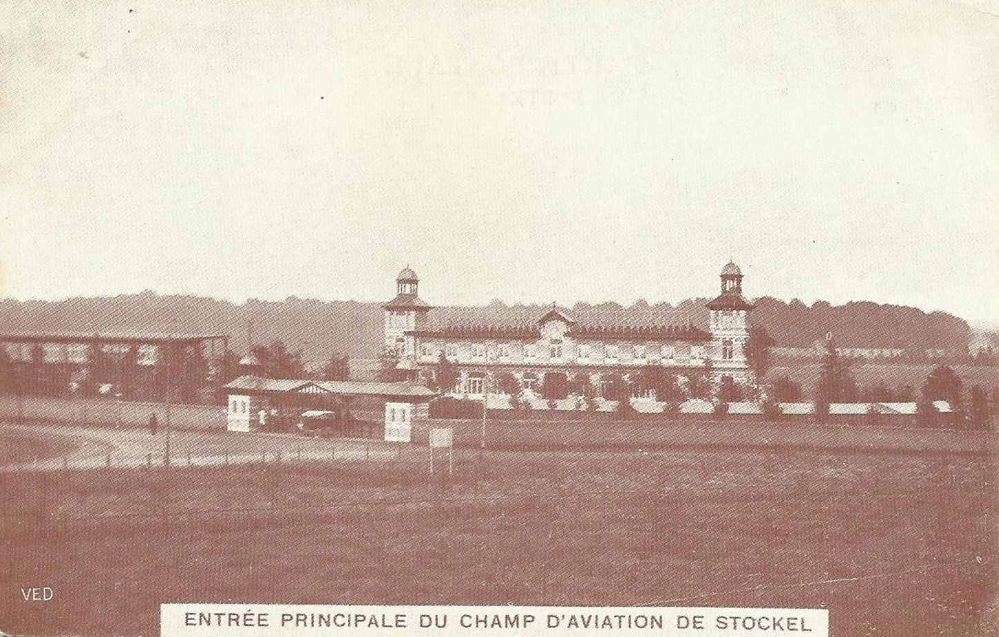 Vue sur le champ d’aviation de Stockel en périphérie de Bruxelles │ Carte postale non circulée │ col. pdgit1918