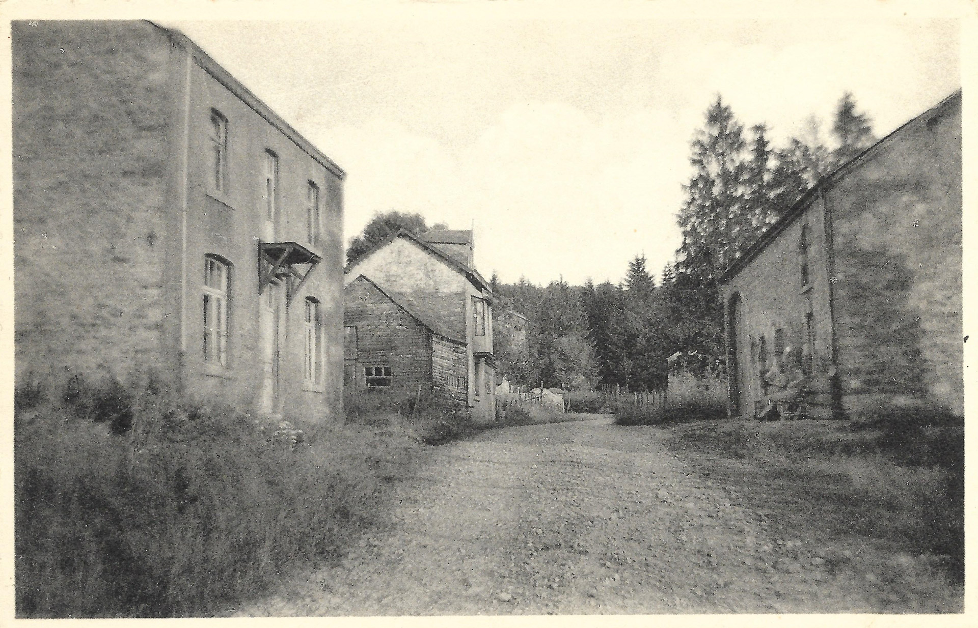 Le hameau de Mochamps, blotti dans la partie septentrionale de l’immense forêt de Freyr │ carte postale non circulée │ col. pdgit1918