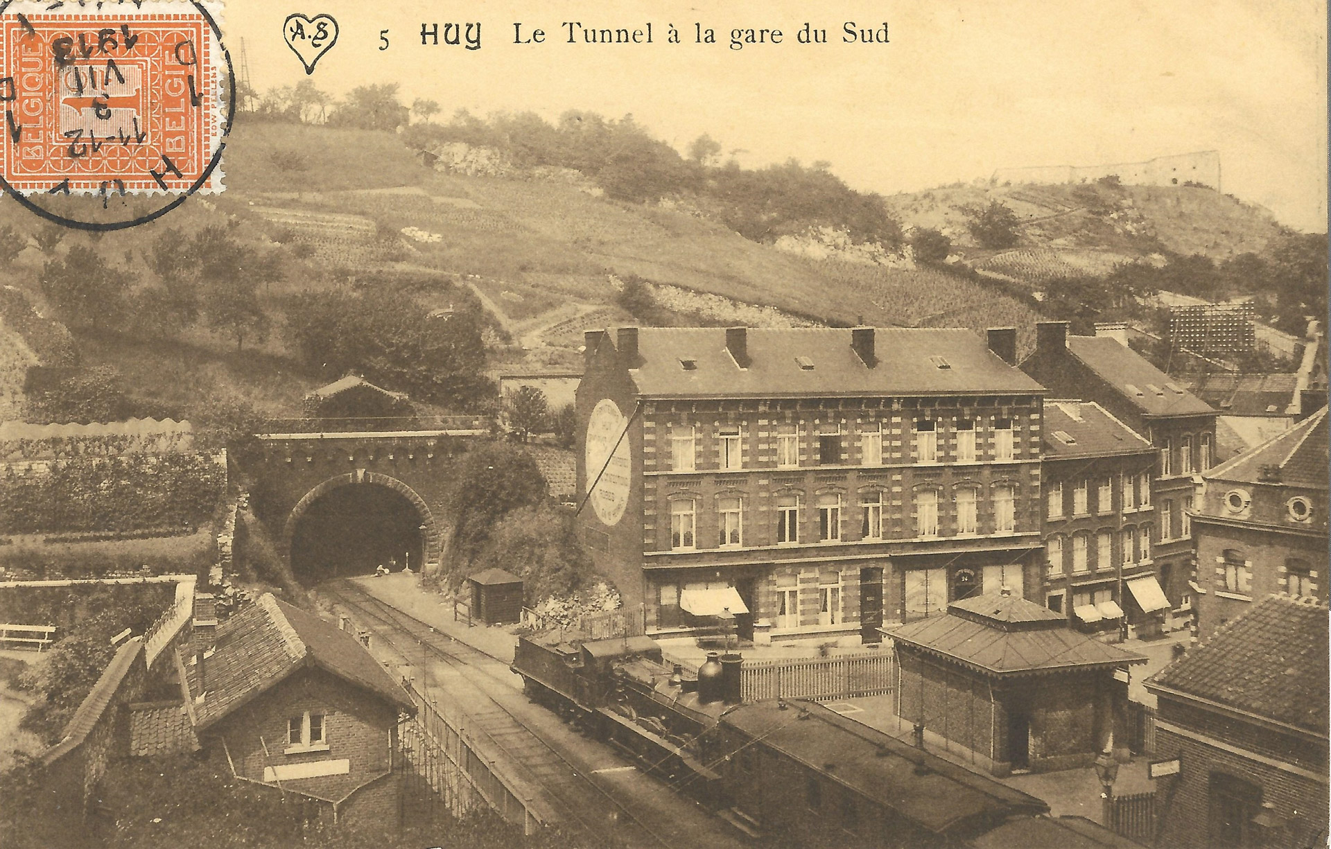 Huy : la gare du Sud à l’entrée du tunnel, à proximité immédiate du centre historique │carte postale circulée le 3.7.1913 │ col. pdgit1918