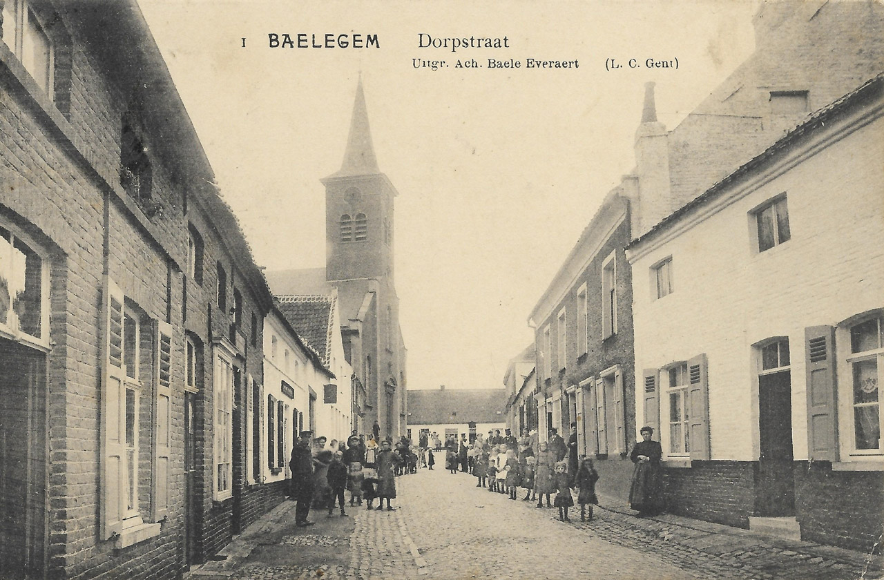 L’église de Balegem vue depuis la Dorpstraat (rue du village) │ Carte postale circulée le 17.6.1913 │ col. pdgit1918