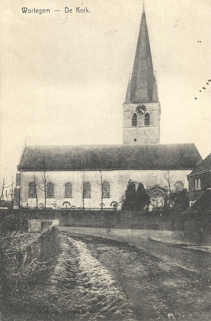 Le 21 octobre 1918, des prisonniers italiens sont logés dans l’église de Wortegem │ carte postale circulée le 3.6.1908 │ col. pdgit1918